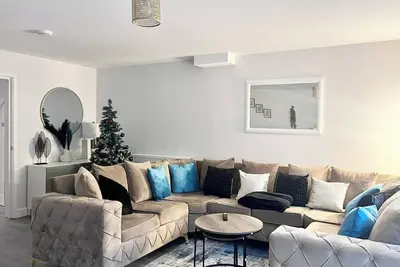 Image de House - Sleeps 12 - Hot tub - Pool table - Parking