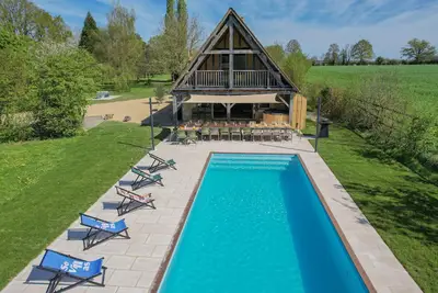 Image de Villa Haut Briauche (61) - Piscine chauffée - Beach Volley - 2h Paris - 45p