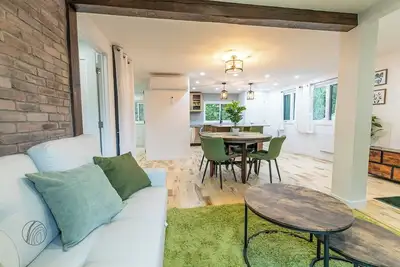 Image de Émeraude | spa | accès Lac Simon | chien accepté