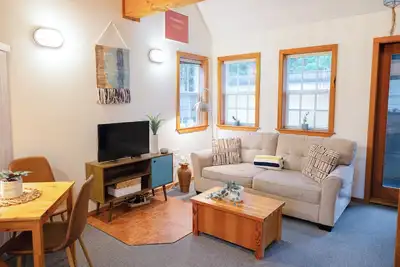 Image de Coastal Loft! Steps to Beach & Lighthouse Trail!