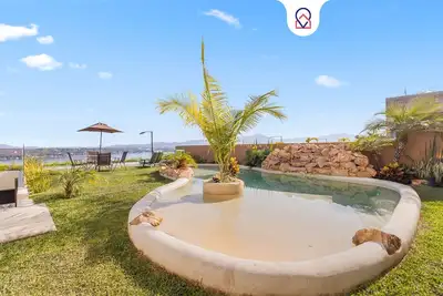 Image de Family House, Pool & Lake view, 4 Bedrooms