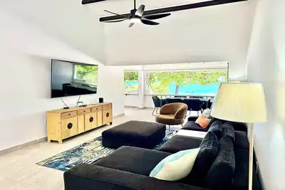Image de Stunning Oceanfront 2-Bed, High End Remodel, Luxury Furnishings, Sand Dollar A6