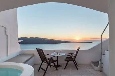 Image de Executive Suite with Private Whirlpool & Caldera View