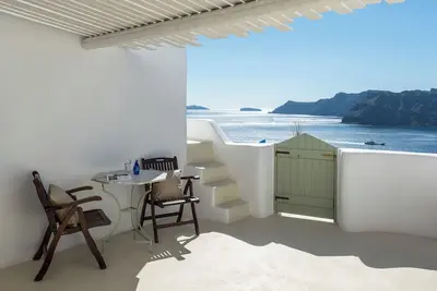 Image de Family Suite with Private Whirlpool & Caldera View
