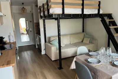 Image de Studio moderne et cosy à 5 minutes de la plage et de toutes commodités