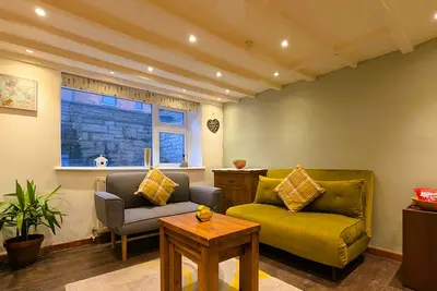 Image de Family/pet friendly stone cottage, own parking & Ev charger -Buttercup