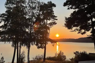 Image de The pearl of the archipelago, beachfront location near shopping and outdoor activities. Unique accommodation.