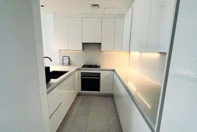 Image de Modern spacious 2br w/ Full Burj Khalifa View, WiFi, Gym & Pool in amazing Dubai