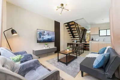 Image de Entire Townhome 3br & 3ba Best for Groups with Parking, Washer, WiFi and Netflix