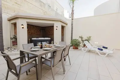 Image de ✨ Your private Maltese escape! Spacious villa with style, comfort & indulgence — relax in true luxury. 🌊🏡