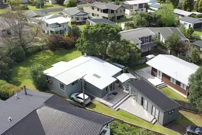 Image de The Ultimate Kiwi Bach, Spacious 6br Home with Large Back Lawn & Sleepout