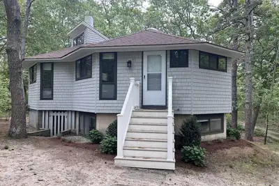 Image de Modern Home With Deck in Private Neighborhood Close to Beach (2394)