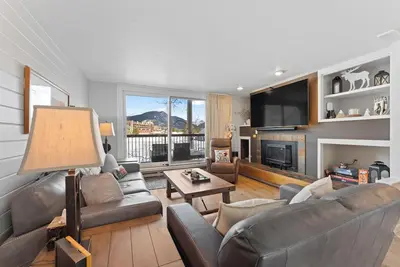 Image de Lakeside Village Condo with Private Balcony, 5-Minute Drive to Ski Area!