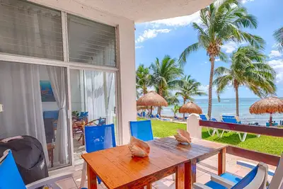 Oceanfront Living with Direct Beach Access and Lush Poolside Gardens!