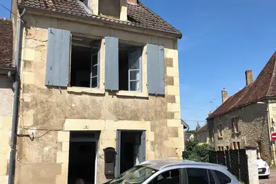 Image de Gite Renove 180 Km - Paris. Etape N. 7. \n2 Ch. s, 2 S. de bains, jardin, parking.