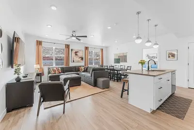 Image de Blue Horse: Resort Indoor/Outdoor Pool, Basketball + Pickleball