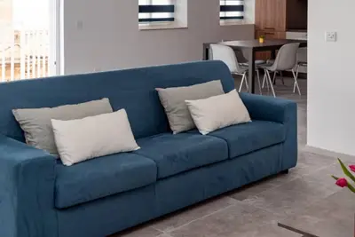 Image de Designer 2bdr + 2Bath Near Sea Retreat!