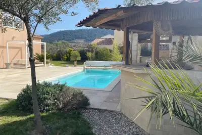 Image de Maison Ă Sablet avec piscine