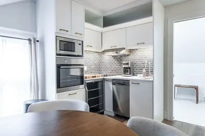 Image de Plums Unit 3: Downtown King