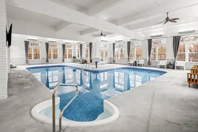 Image de Arkansas Grand Oasis: Heated Indoor Pool, Hot Tub & More!