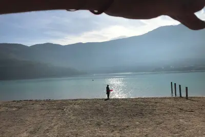 Image de Grange à la campagne. Maison partagée. Animal bienvenu!