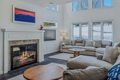 Image de Community Pool, Cozy Fireplace | Coach Road 7a