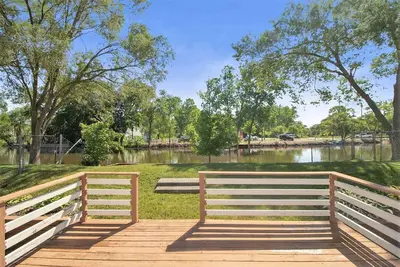 Image de Charming 2 bed waterfront home in quiet neighborhood w/ boat parking!