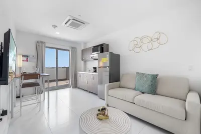 Image de Beach Tennis Court! Resort Style Pool!