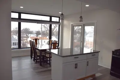 Image de Spacious 4-bedroom house in superb Omaha with Ac, WiFi\nCentrally located house,