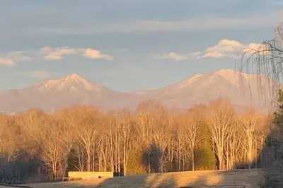 Image de Farm Cottage ★ Mountain Views ★ Hot Tub