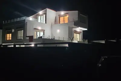 Image de Ily House, Grande villa de page avec piscine sans vis-à-vis.