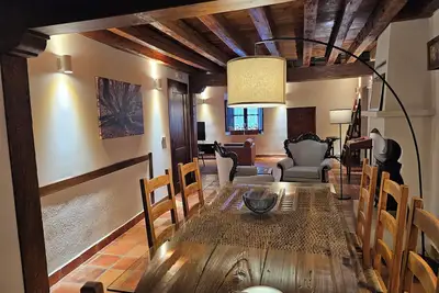 Image de Second floor, old house, very spacious, bright, to rest for a few days.