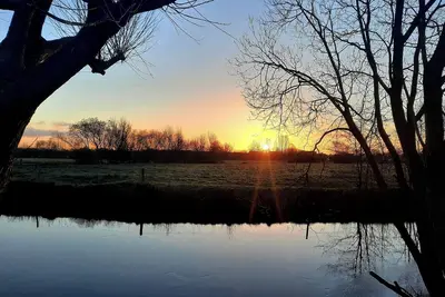 Image de Between the North Sea and Baltic Sea 🌊Xxl vacation apartment directly on the Treene river