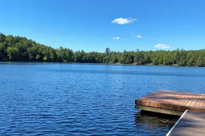 Image de Bord de l'eau - Chalet - Lac-du-Cerf - Lac navigable