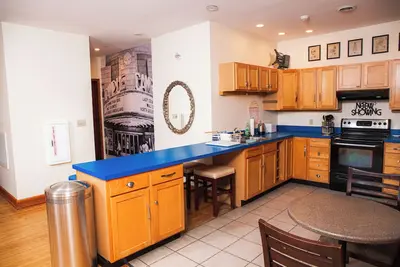 Image de The Campus Studio: A stunning & unique loft above the historic Campus Theatre!