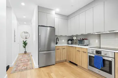 Image de Chic 3-Bedroom Retreat in Trendy Bushwick, Brooklyn–Stylish Stay with Game Room!