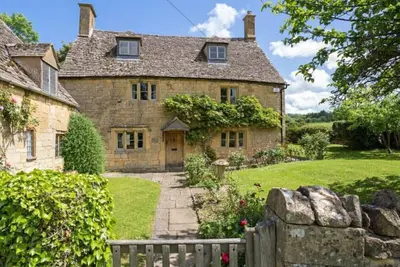 Image de Orchard Cottage - Beautiful Home near Broadway