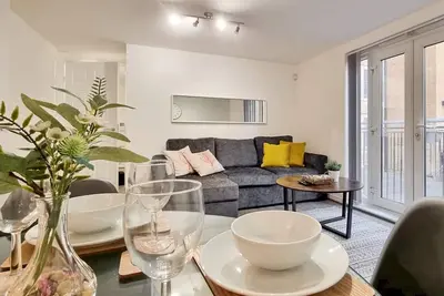 Image de Pass the Keys | Flat Walk To Shops Cafes & Manchester