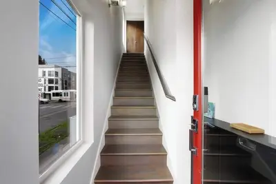Image de New! Modern Ballard Townhome w/ Rooftop + Parking