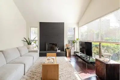 Image de A Modern & Cozy Townhome with good vibes