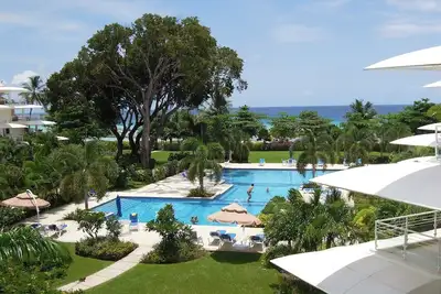 Image de Palm Beach 103, Hastings, Barbados, 3 Bdrm, Beachfront, Pool, Great Location