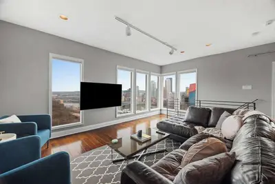 Image de Spectacular Skyline Views - Luxury 2 Bedroom