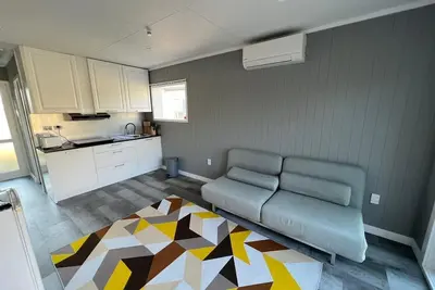 Image de Brand new Guesthouse\nCompletely Private. \n2 min drive or 10 min walk to the lake.