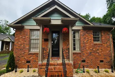 Image de 2br Duplex with Massive 86in Tv