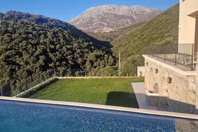 Image de Charming 3-bedroom villa with WiFi and Ac in lovely Bar