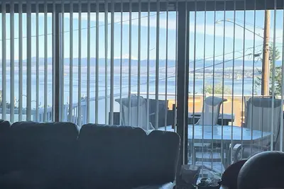 Image de Bay and Mt View from Beautiful Darlington Lane - Deck w\/ Bbq, fire pit, hot tub.