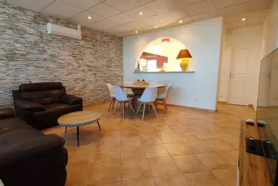 Image de Emplacement Exceptionnel, À 50 M De La Plage, Appartement 3 PIÈCES