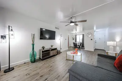 Image de Great Full 1b/1Bath Condo Near Restaurants & Bars With Pool