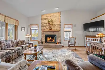 Image de Sunset Vista – 2br Central Elkhart Lake Retreat