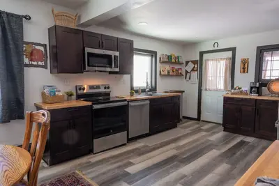 Image de New Listing: Restored 3br Mining Home in Historic Calumet